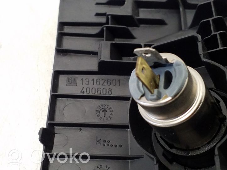 Opel Zafira B 12 voltin pistorasia (takana) 13162601