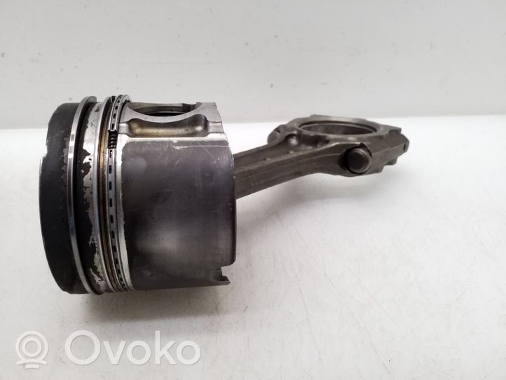 Opel Astra H Piston avec bielle P885