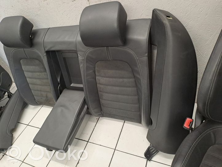 Volkswagen PASSAT CC Juego interior 3C8867012