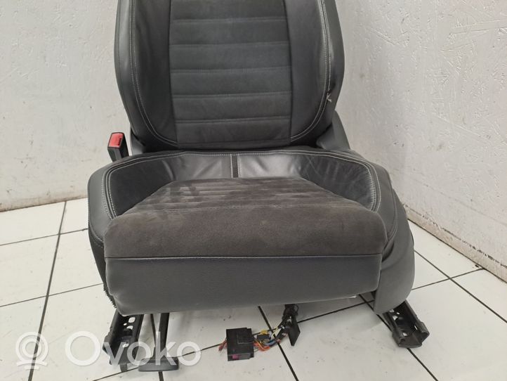 Volkswagen PASSAT CC Juego interior 3C8867012