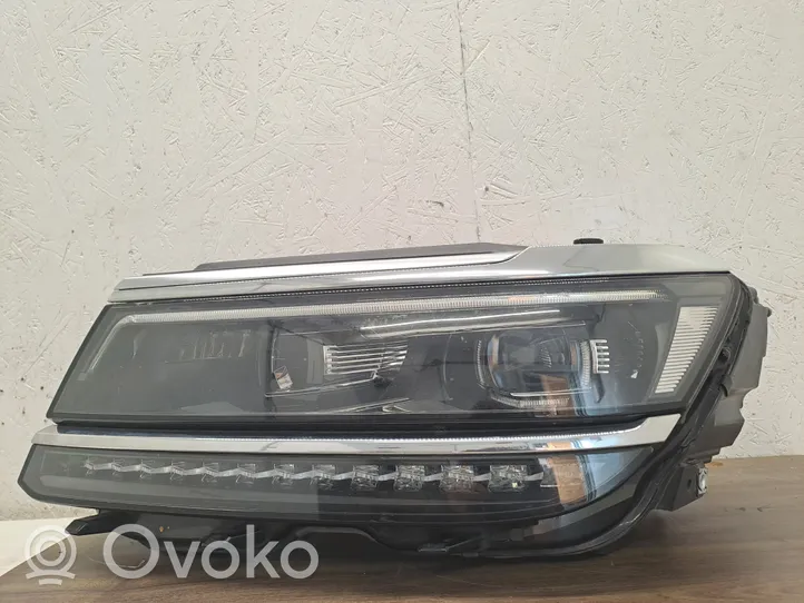 Volkswagen Tiguan Lampa przednia 5NB941081A