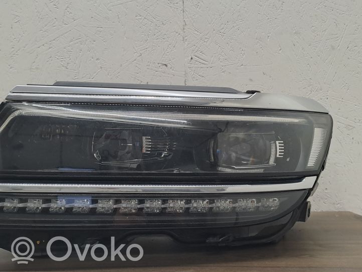 Volkswagen Tiguan Lampa przednia 5NB941081A