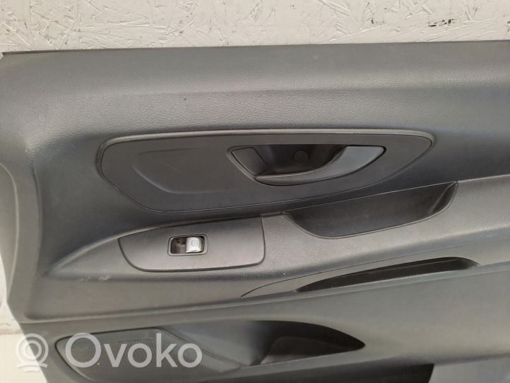 Mercedes-Benz Vito Viano W447 Rivestimento del pannello della portiera anteriore A4477271878