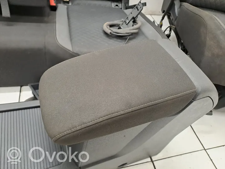 Volkswagen Tiguan Fotele / Kanapa / Komplet 5QA881105