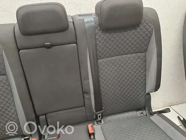 Volkswagen Tiguan Fotele / Kanapa / Komplet 5QA881105