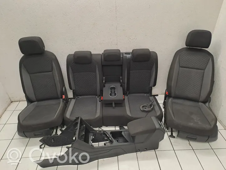 Volkswagen Tiguan Fotele / Kanapa / Komplet 5QA881105