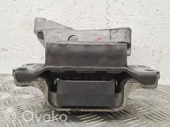 Volkswagen PASSAT CC Engine mount bracket 8J0199555