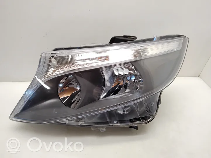 Mercedes-Benz Vito Viano W447 Lampa przednia 01000201