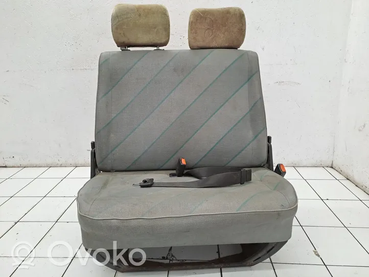 Volkswagen Transporter - Caravelle T4 Front double seat 701881304C