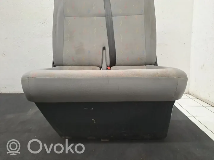 Volkswagen Transporter - Caravelle T5 Front double seat 7H0881303F
