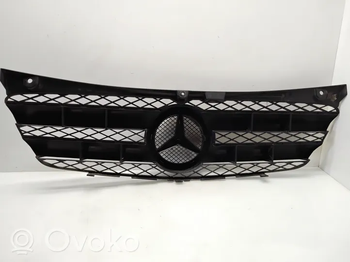 Mercedes-Benz Vito Viano W639 Maskownica / Grill / Atrapa górna chłodnicy A6398880023