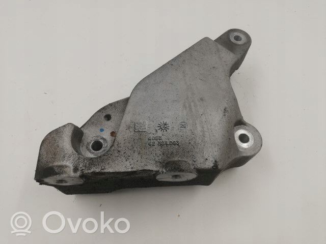 Opel Karl Wspornik / Mocowanie silnika 42384083