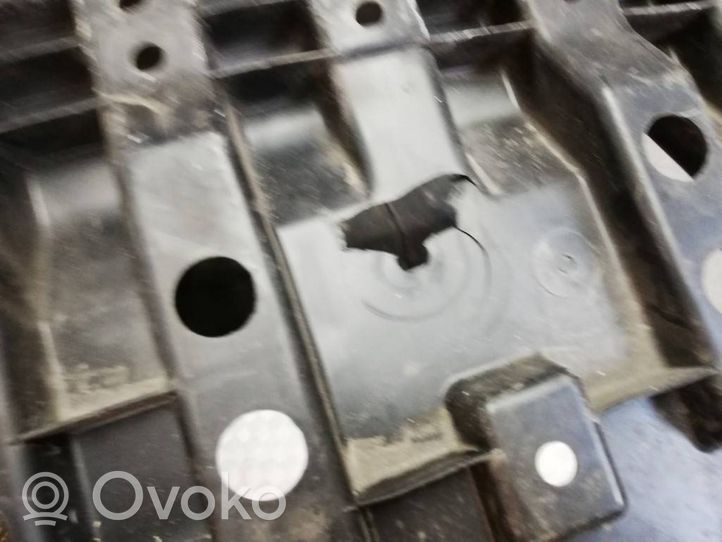 Toyota Yaris Osłona pod zderzak przedni / Absorber 526180D030