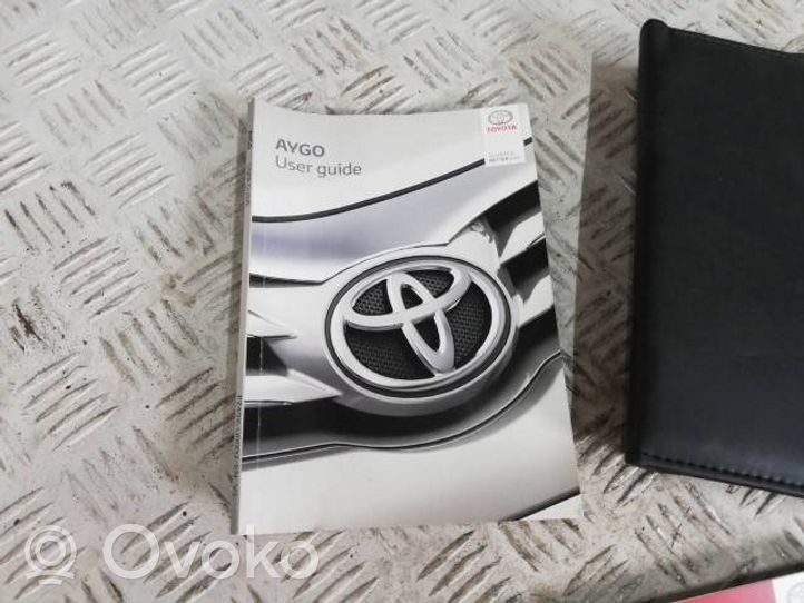 Toyota Aygo AB40 Książka serwisowa 