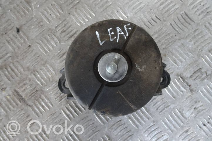 Nissan Leaf II (ZE1) Valvola di depressione sul supporto motore 