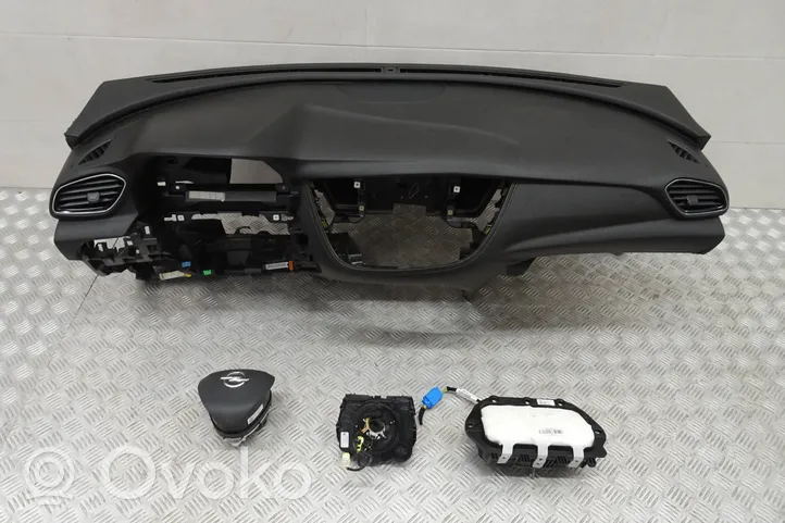 Opel Grandland X Panelė YP000637YX