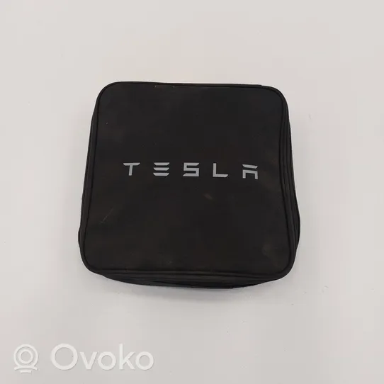 Tesla Model 3 Elektromobilio įkrovimo laidas 147907500B