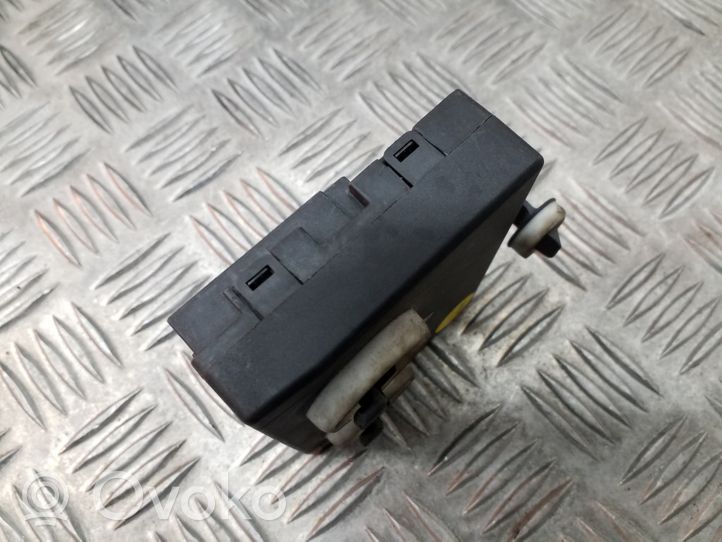 Audi A5 8T 8F Centrālās atslēgas vadības bloks 8T0959793D