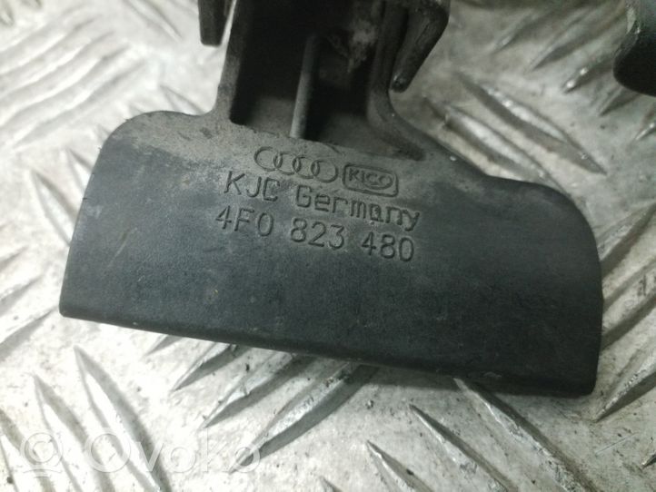 Audi A6 S6 C6 4F Dzinēja pārsega slēdzenes cilpa 4F0823480