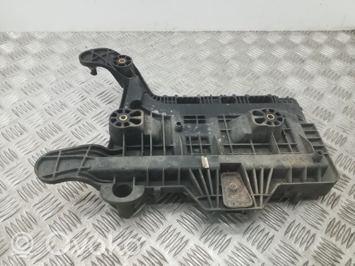 Audi A3 S3 A3 Sportback 8P Battery tray 1K0915333H