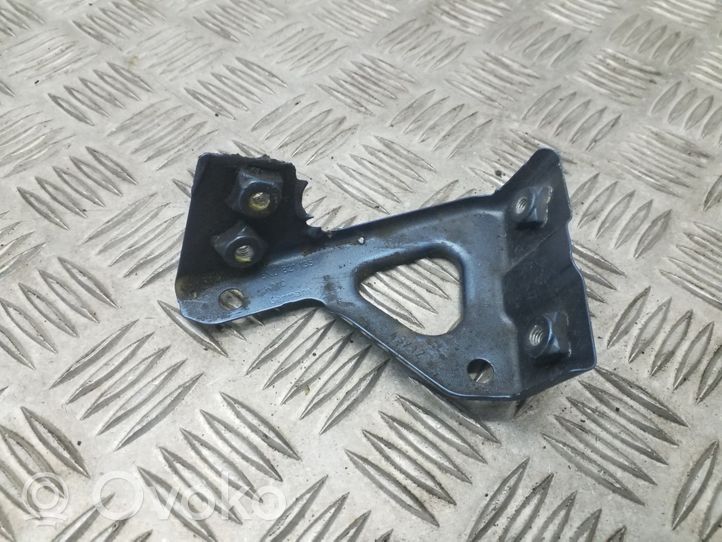 Volkswagen Tiguan Fender mounting bracket 5N0821135