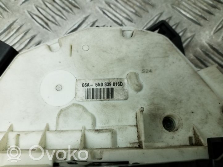 Volkswagen Tiguan Rear door lock 5N0839016D