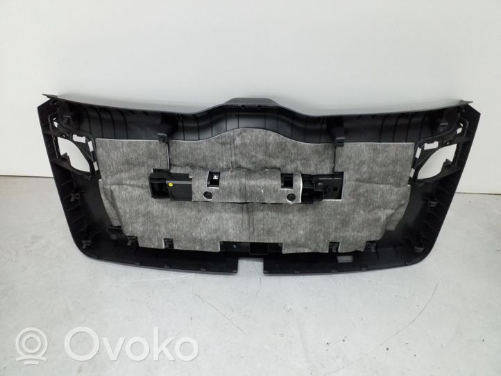 Audi Q5 SQ5 Takaluukun alaosan verhoilu 8R0867979B