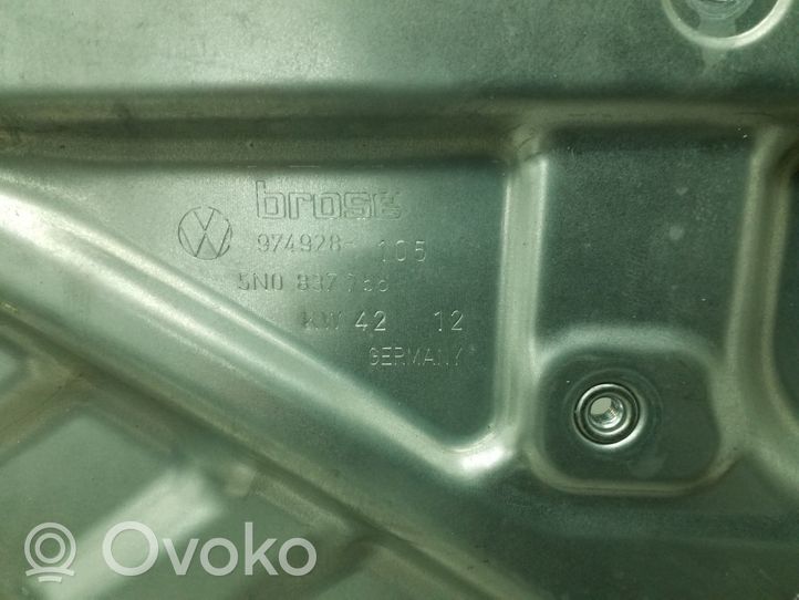 Volkswagen Tiguan Priekšpusē elektriskais loga pacelšanas mehānisms bez motoriņa 5N0837756