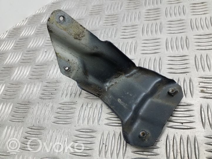 Volkswagen Golf Plus Support de montage d'aile 5M0821135