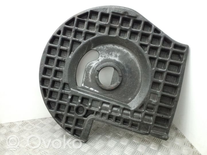 Skoda Yeti (5L) Element schowka koła zapasowego 5L6863957B