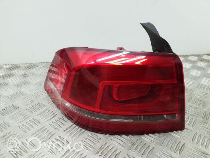 Volkswagen PASSAT B7 Lampa tylna 3AE945095F