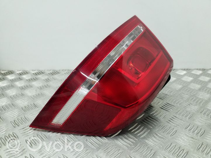 Volkswagen PASSAT B7 Lampa tylna 3AE945096F