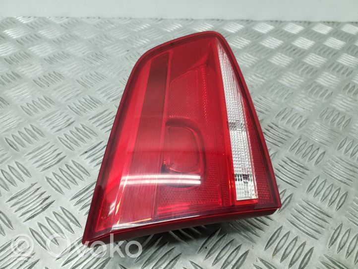 Volkswagen PASSAT B7 Lampy tylnej klapy bagażnika 3AF945093K