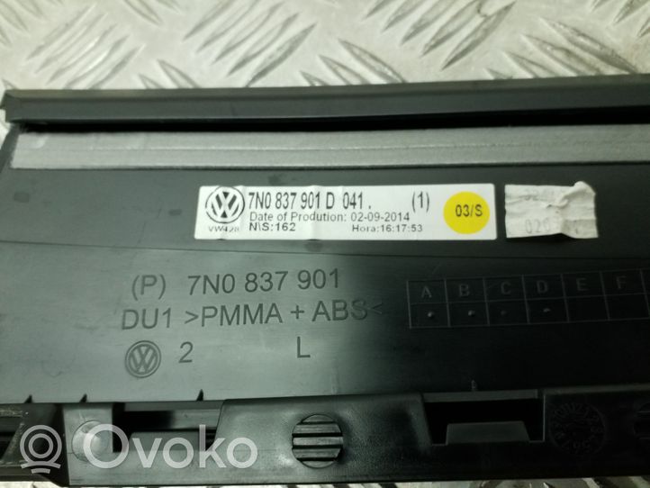 Volkswagen Sharan Listwa / Uszczelka szyby drzwi przednich 7N0837901D