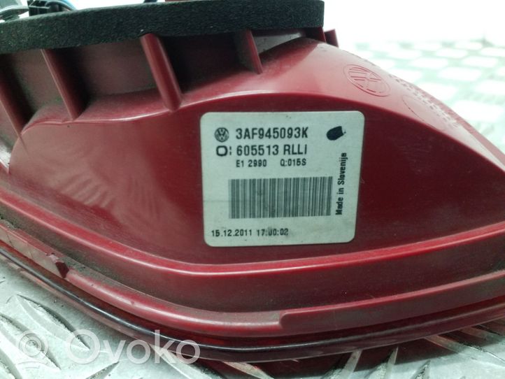 Volkswagen PASSAT B7 Lampy tylnej klapy bagażnika 3AF945093K