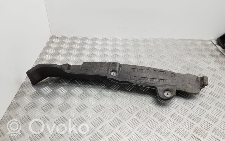 Audi A6 S6 C6 4F Support, joint d'aile caoutchouc en mousse 4F0821111