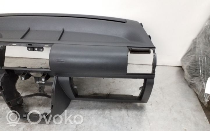 Volkswagen Fox Deska rozdzielcza 5Z0857051C