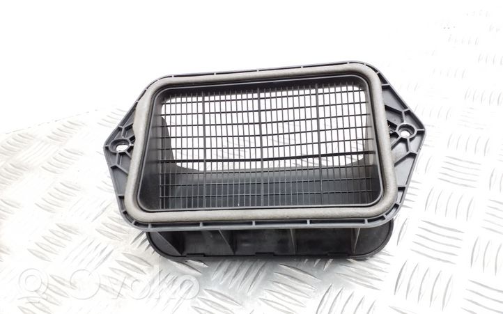 Audi Q3 8U Salono oro mazgo plastikinis korpusas 7N0815159