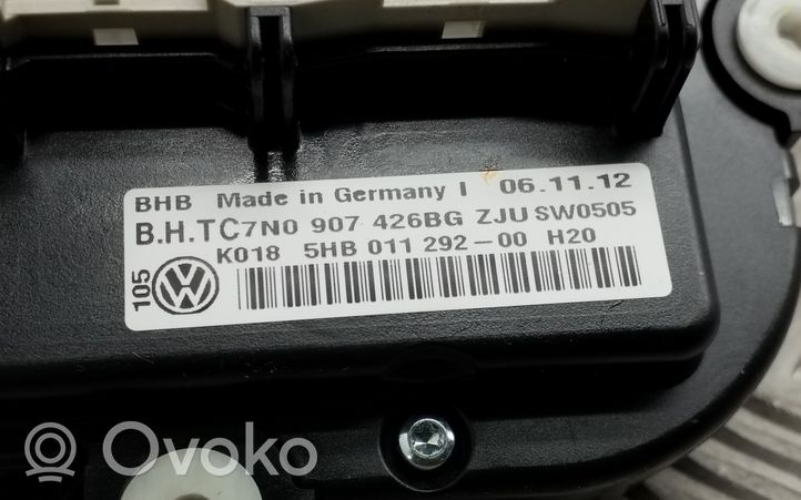 Volkswagen Jetta VI Climate control unit 7N0907426BG