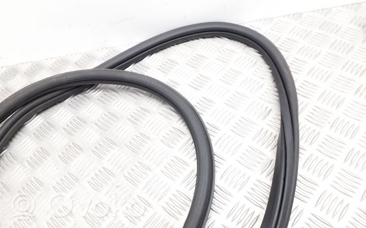 Volkswagen Jetta VI Front door rubber seal 5C6867912B