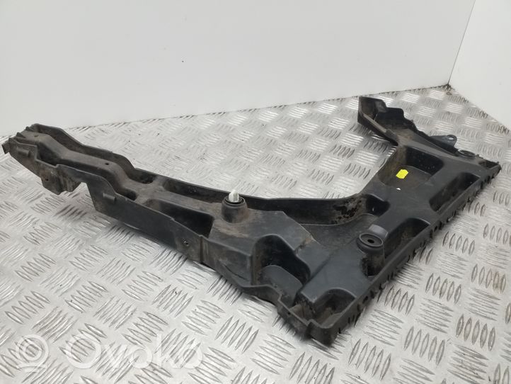 Seat Leon (5F) Puskurin kannattimen kulmakannake 5F9807375