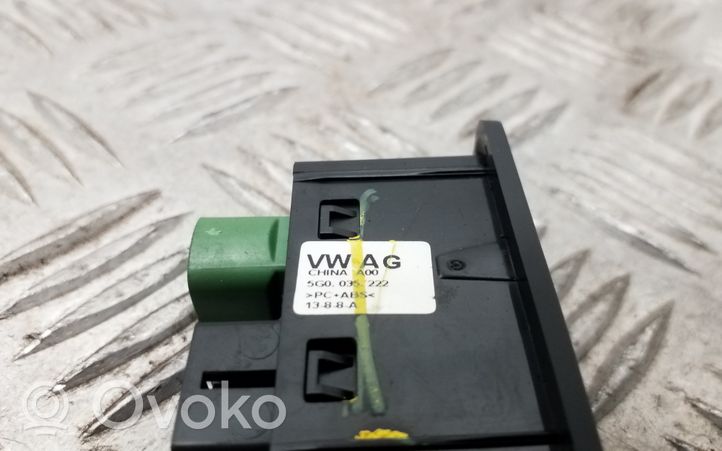 Seat Leon (5F) USB socket connector 5G0035222