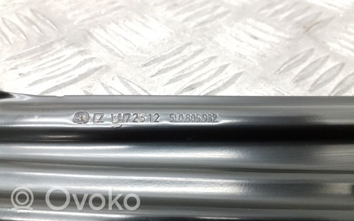 Skoda Yeti (5L) Staffa del pannello di supporto del radiatore 5L0805932