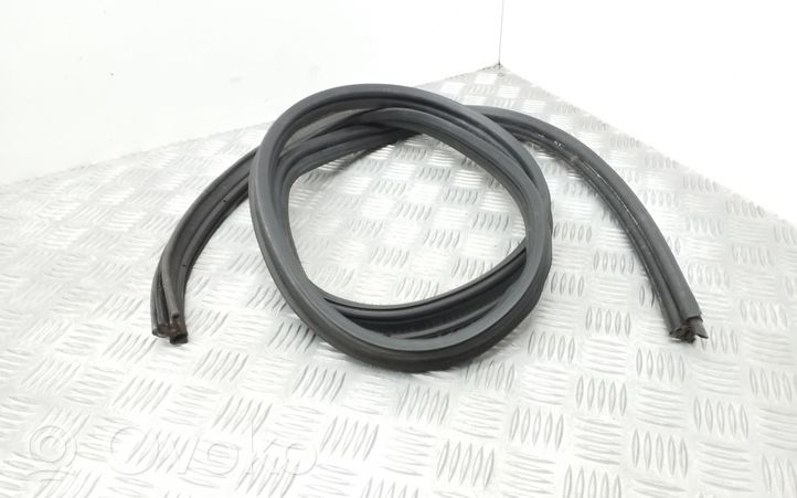 Volkswagen Jetta VI Trunk rubber seal (body) 