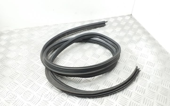 Volkswagen Jetta VI Trunk rubber seal (body) 