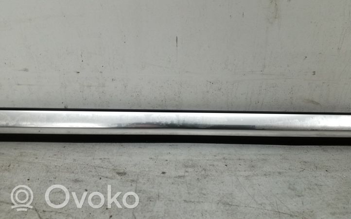 Volkswagen PASSAT CC Rivestimento modanatura del vetro della portiera anteriore 3C8837475D