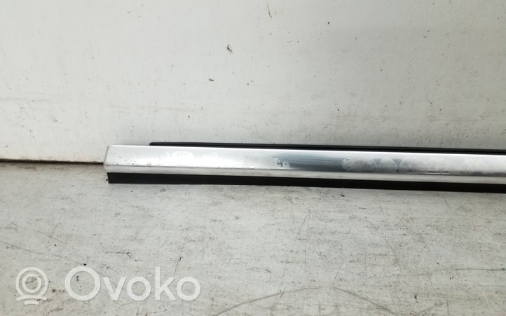 Volkswagen PASSAT CC Front door glass trim molding 3C8837475D