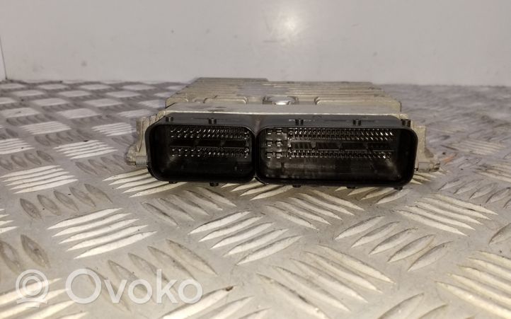 Volkswagen Touran II Centralina/modulo motore ECU 03L906023AR