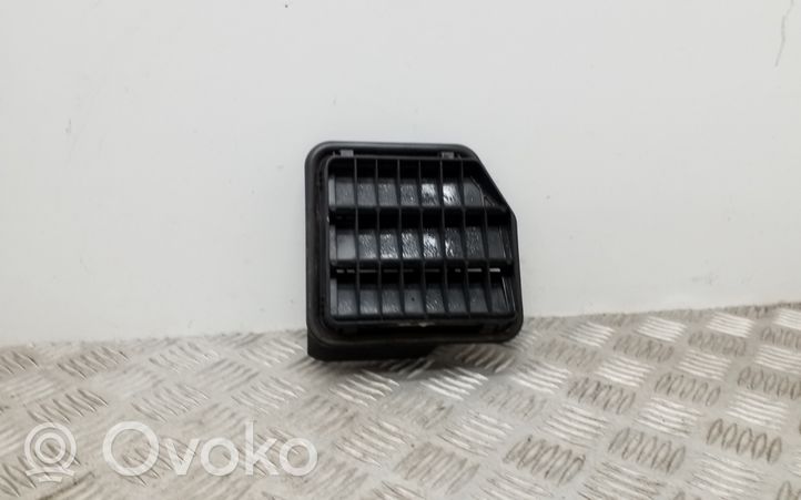 Volkswagen Golf VI Kratka wentylacyjna pod zderzakiem tylnym 1K0819466