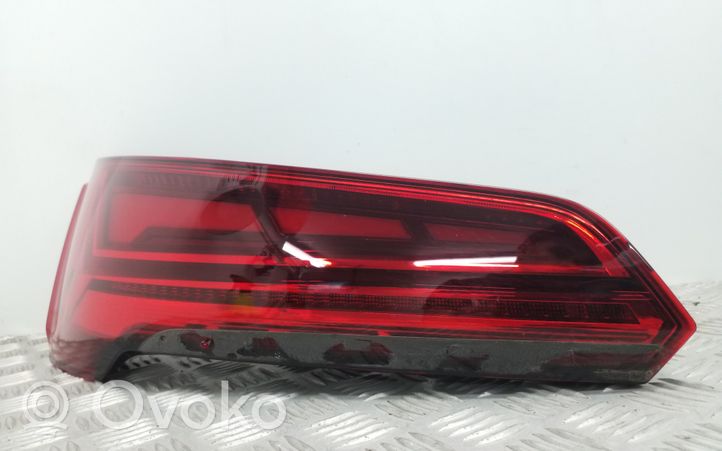 Audi Q5 SQ5 Galinis žibintas dangtyje 80A945075B